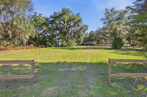 Tiny photo for 105 W Hermosa Street, Lady Lake, FL 32159 (MLS # OM724279)
