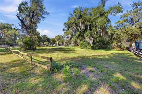 Tiny photo for 105 W Hermosa Street, Lady Lake, FL 32159 (MLS # OM724279)