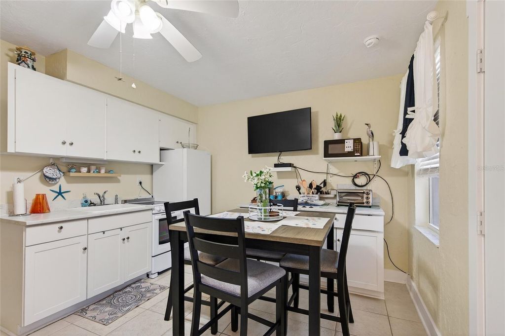 Photo of 908 Villas Drive #29, Venice, FL 34285 (MLS # N6144715)