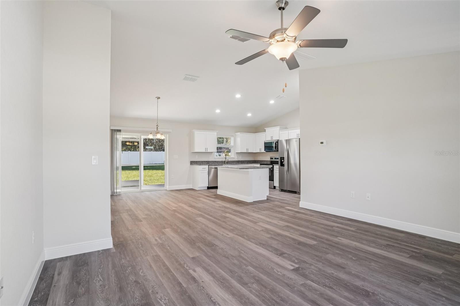 SILVER SPGS SHORES UN 18 - Residential