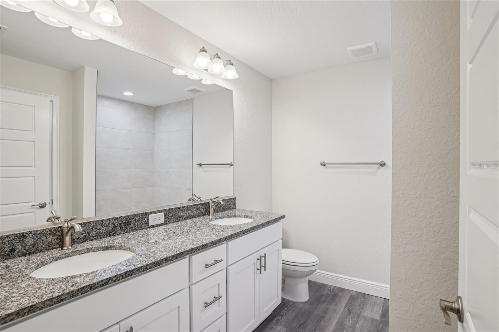 SILVER SPGS SHORES UN 18 - Residential