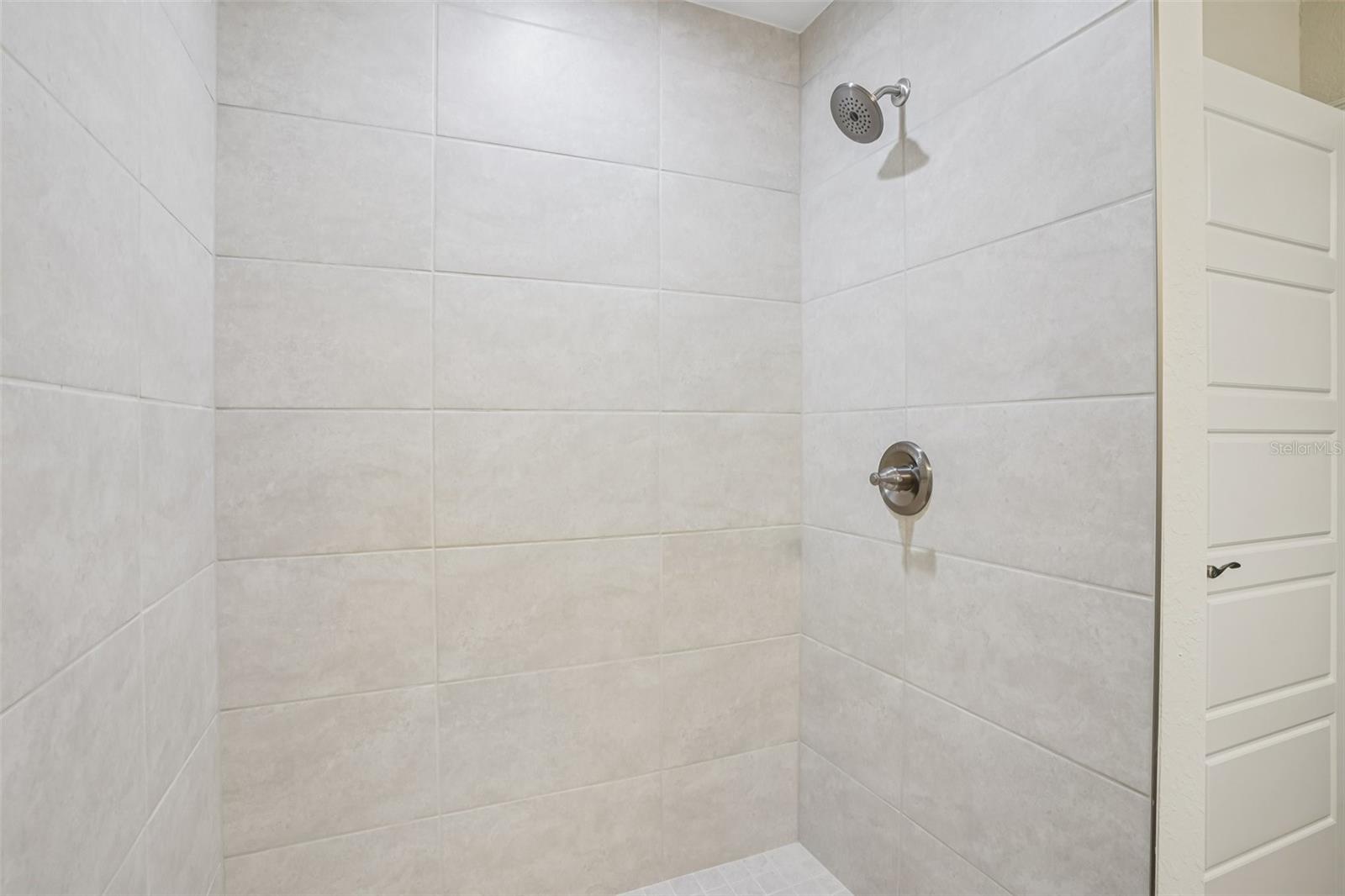 SILVER SPGS SHORES UN 18 - Residential