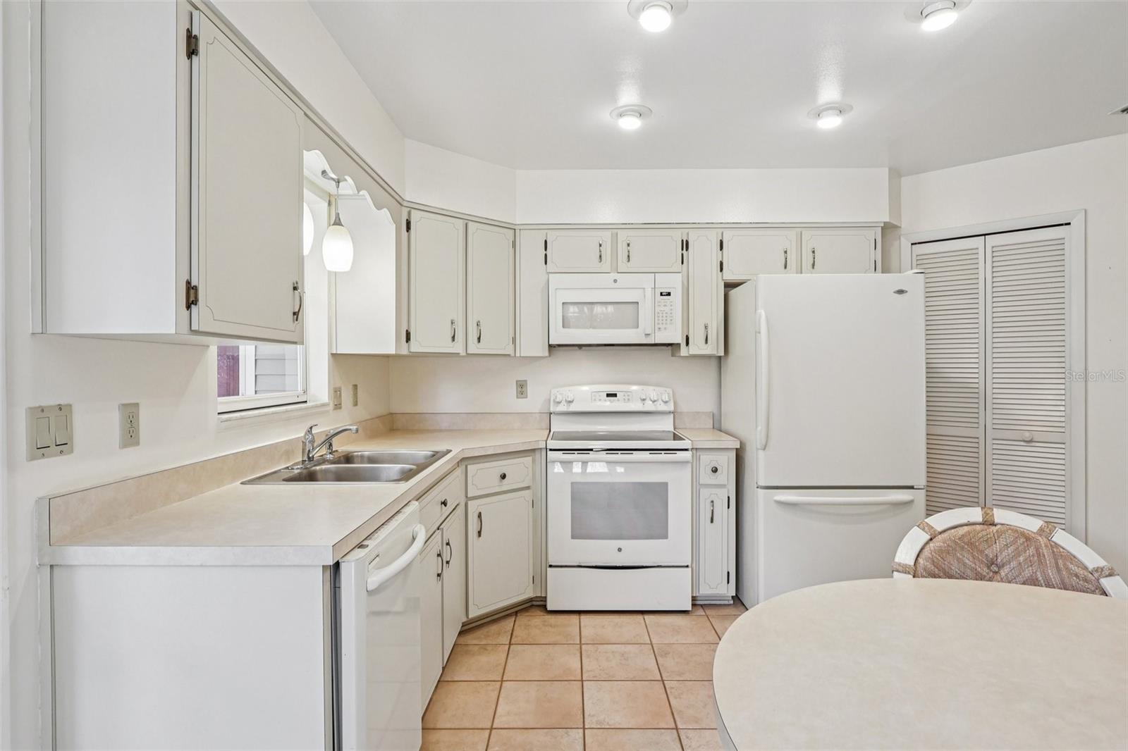 SCOTTISH HIGHLANDS CONDO PH C - Residential