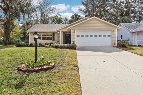 Photo of 305 Brigadoon Circle, Leesburg, FL 34788 (MLS # G5104886)