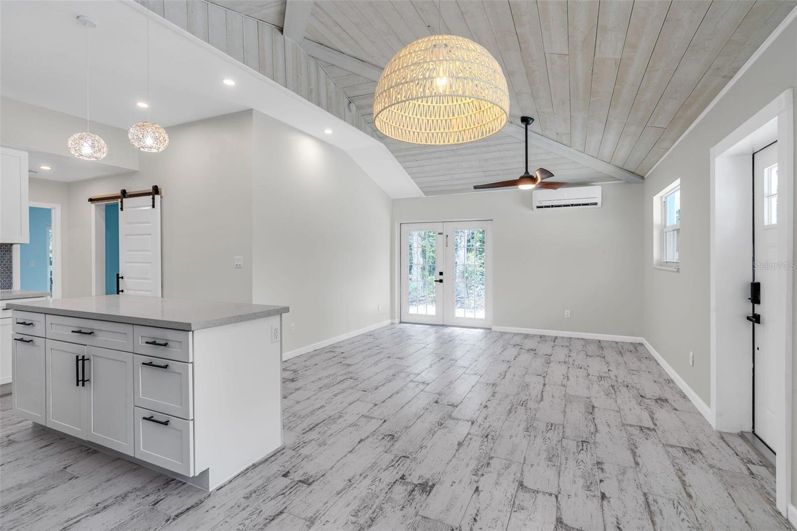 218 LIGNUMVITAE DRIVE