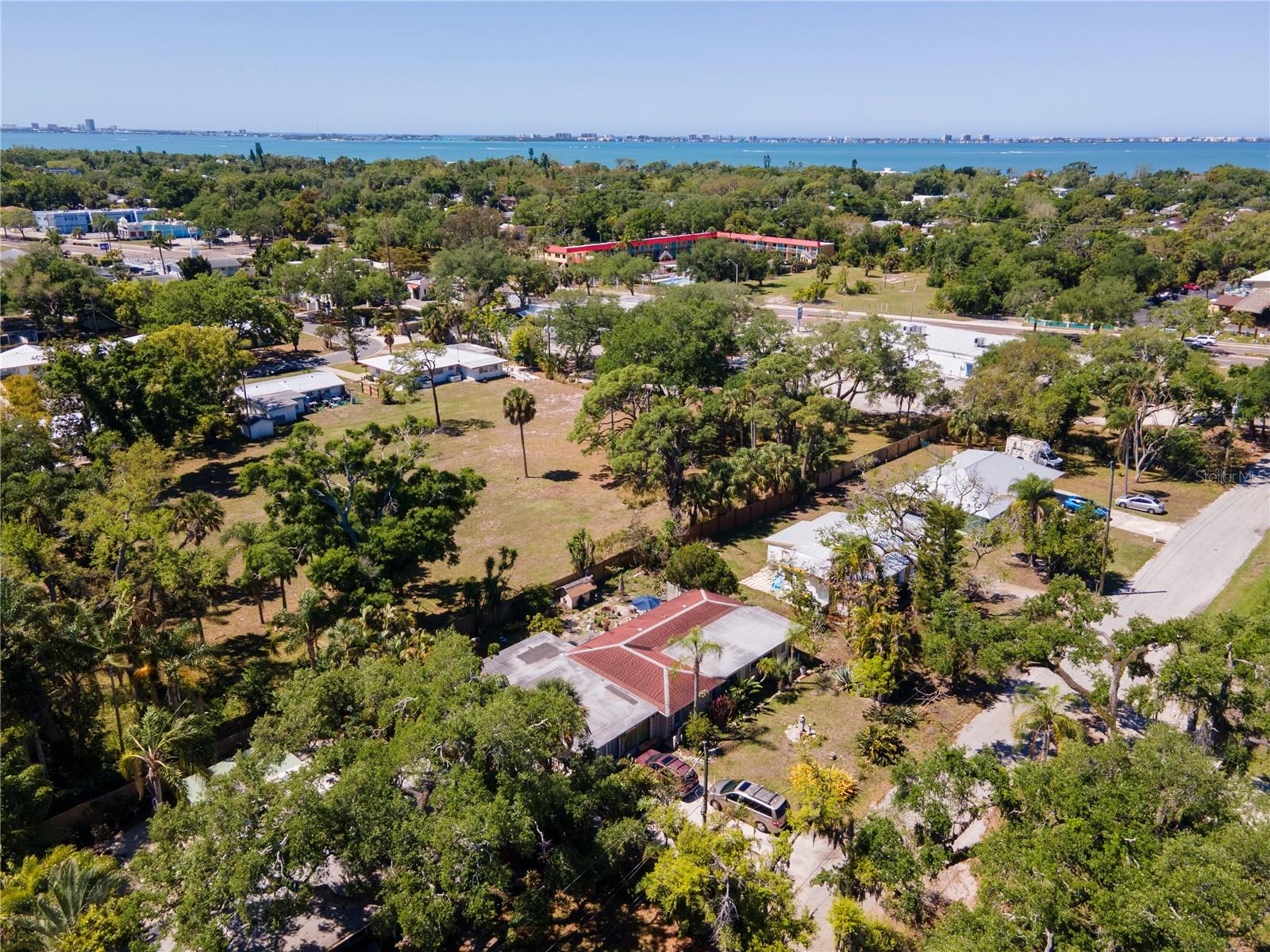 4500 N TAMIAMI TRAIL