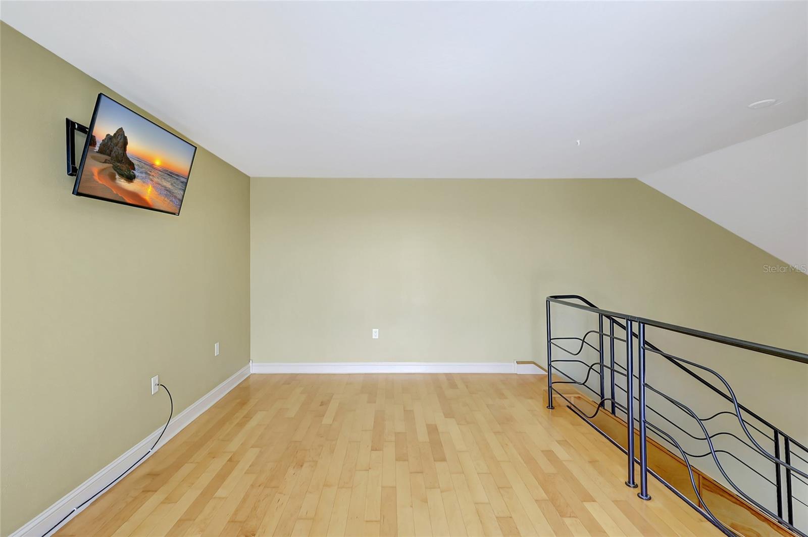 THE PINNACLE APTS A CONDO - Residential Lease