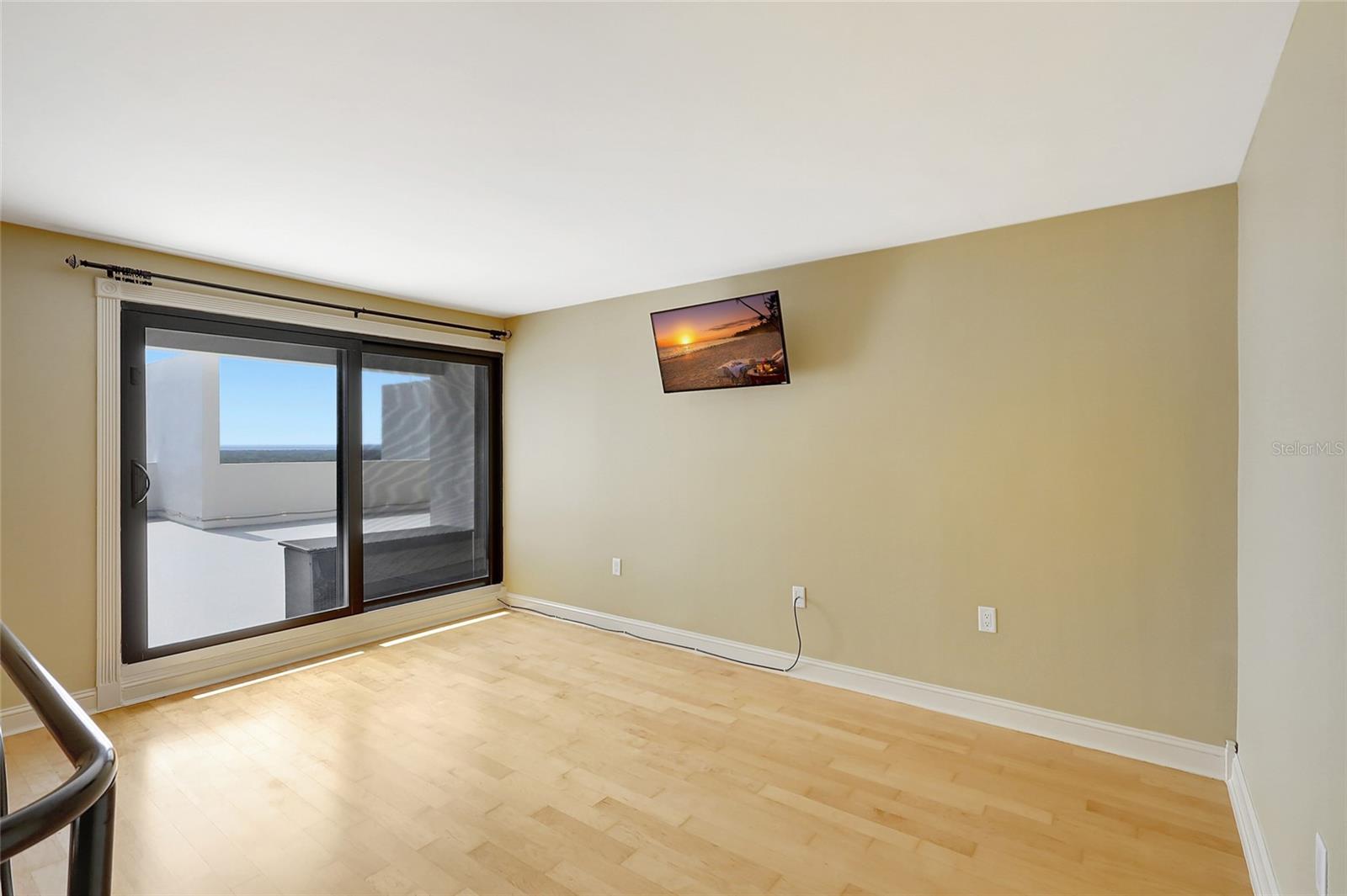 THE PINNACLE APTS A CONDO - Residential Lease