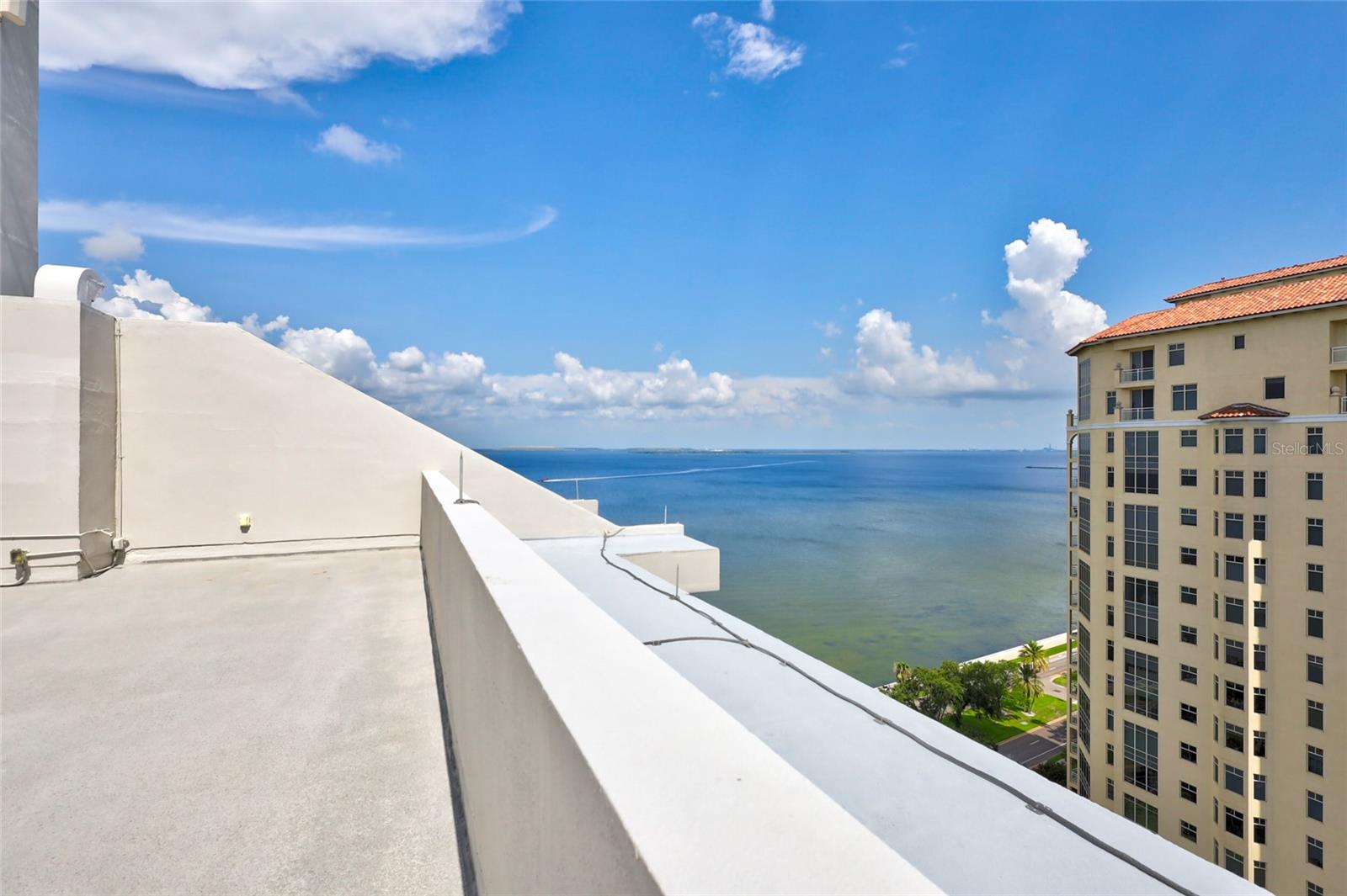 THE PINNACLE APTS A CONDO - Residential Lease