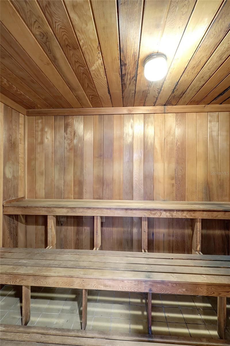 THE PINNACLE APTS A CONDO - Residential Lease