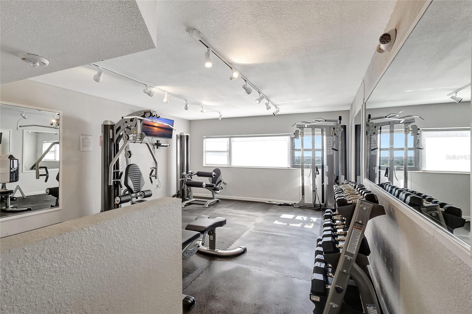 THE PINNACLE APTS A CONDO - Residential Lease