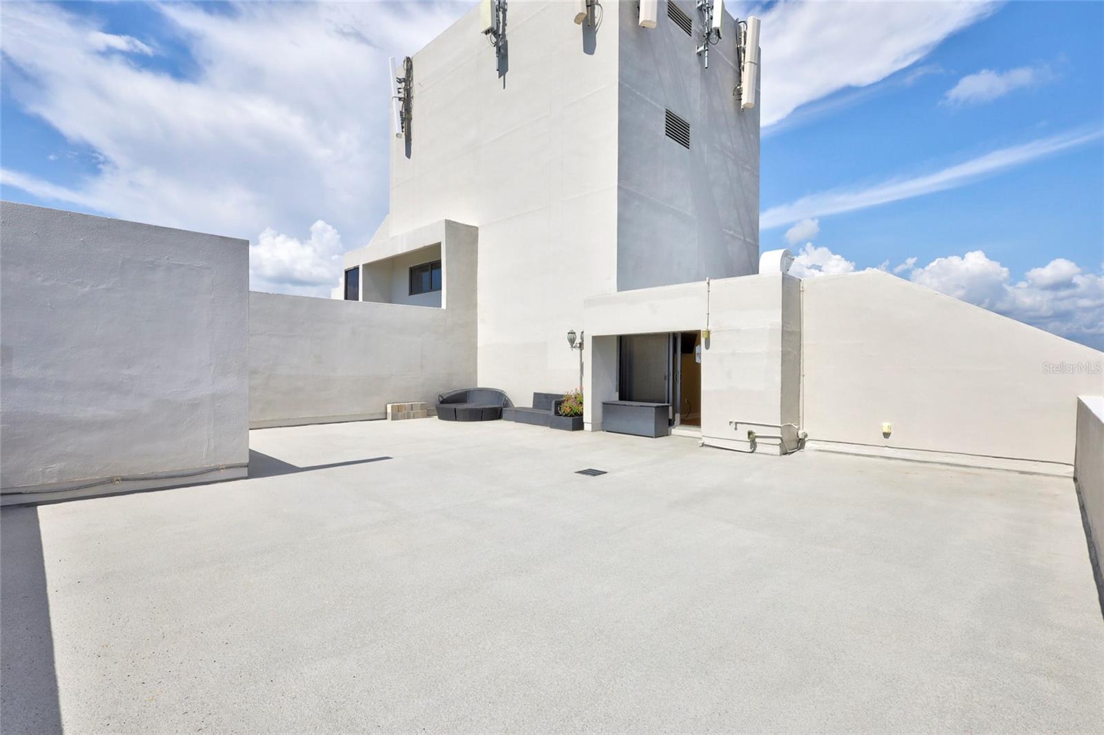 THE PINNACLE APTS A CONDO - Residential Lease