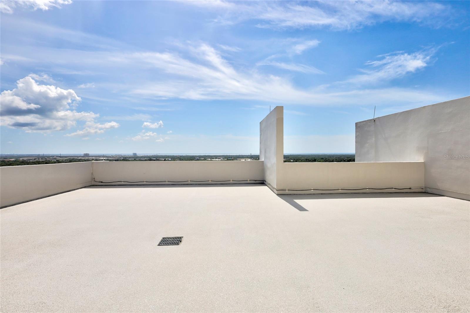 THE PINNACLE APTS A CONDO - Residential Lease