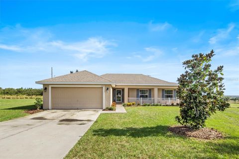 A home in LAKE WALES