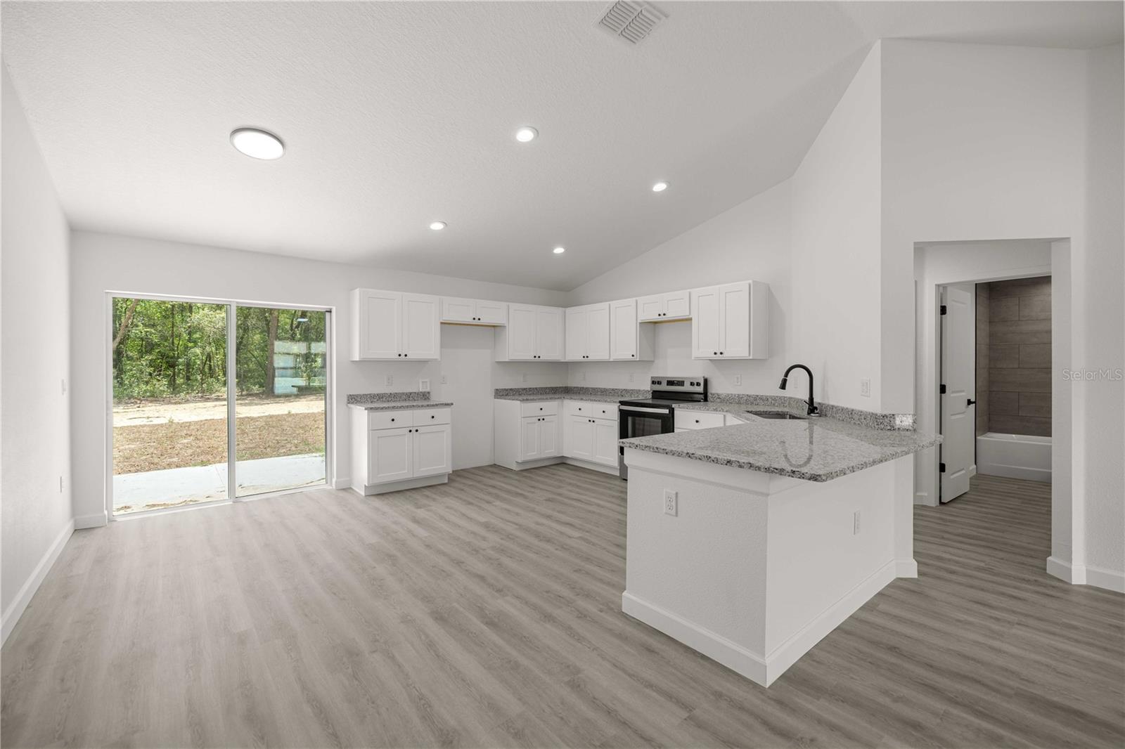 RAINBOW LAKES ESTATE - Residential