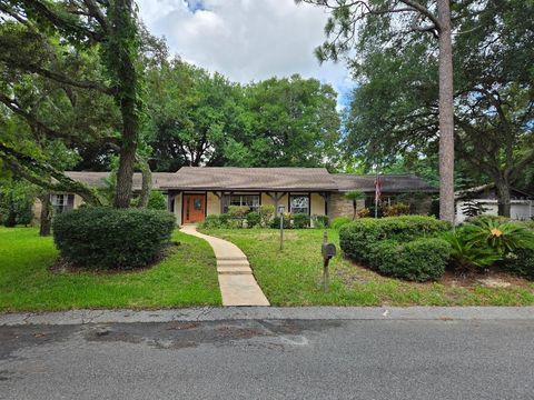 A home in LONGWOOD