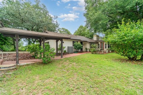 A home in LONGWOOD