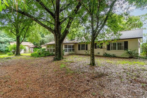 A home in LONGWOOD