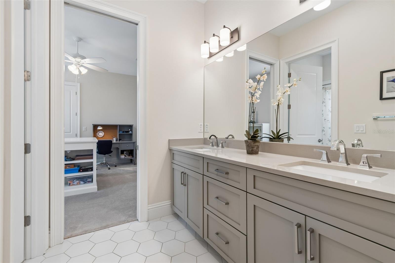 MARYLAND MANOR 2ND UNIT - Residential