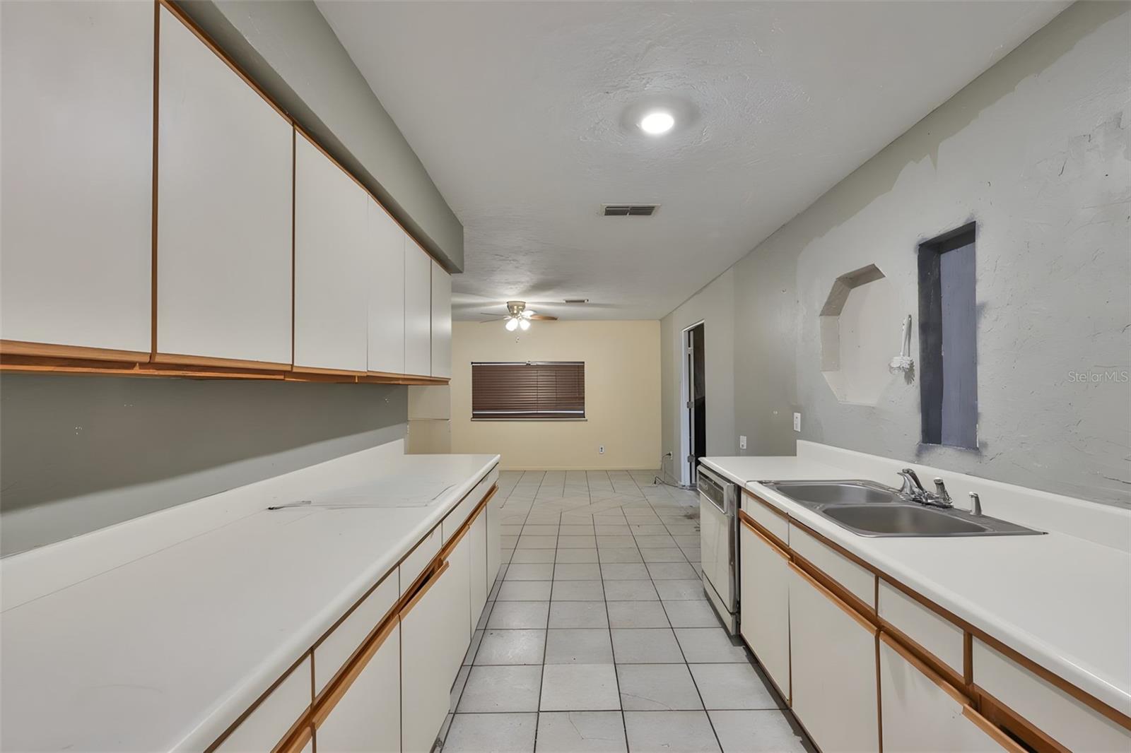 WEST LAKE WALES - Residential