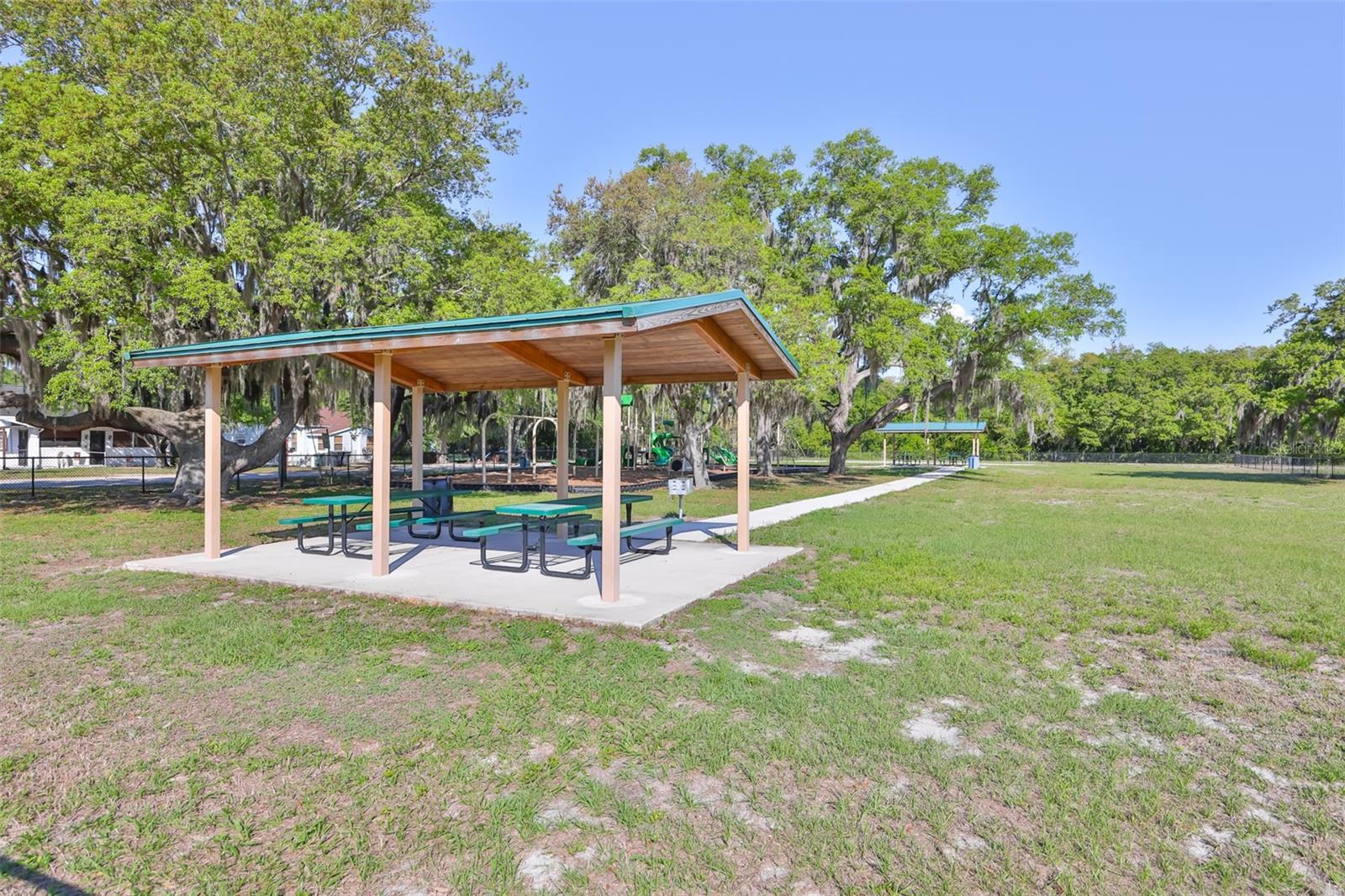 WEST LAKE WALES - Residential