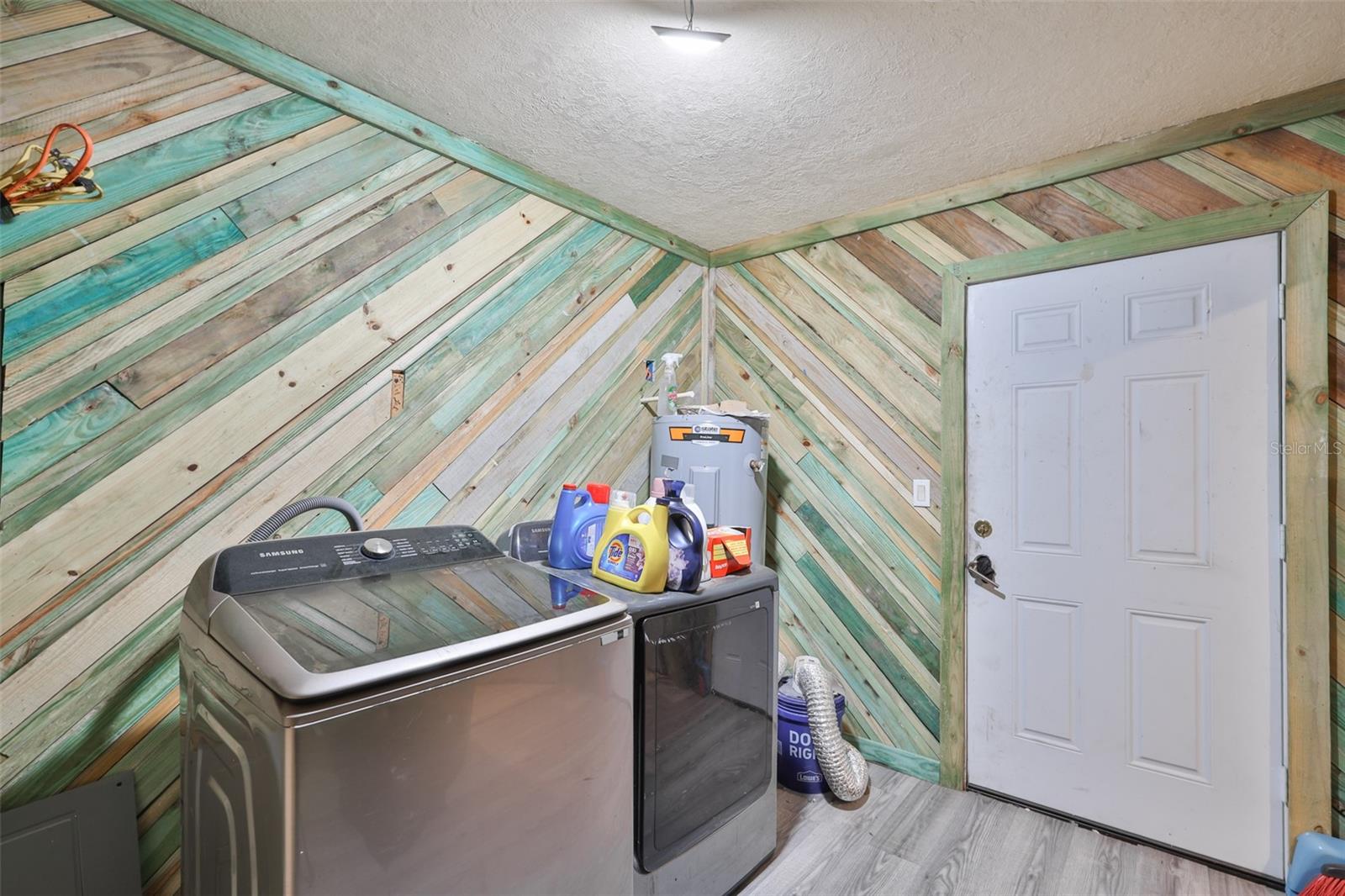 WEST LAKE WALES - Residential