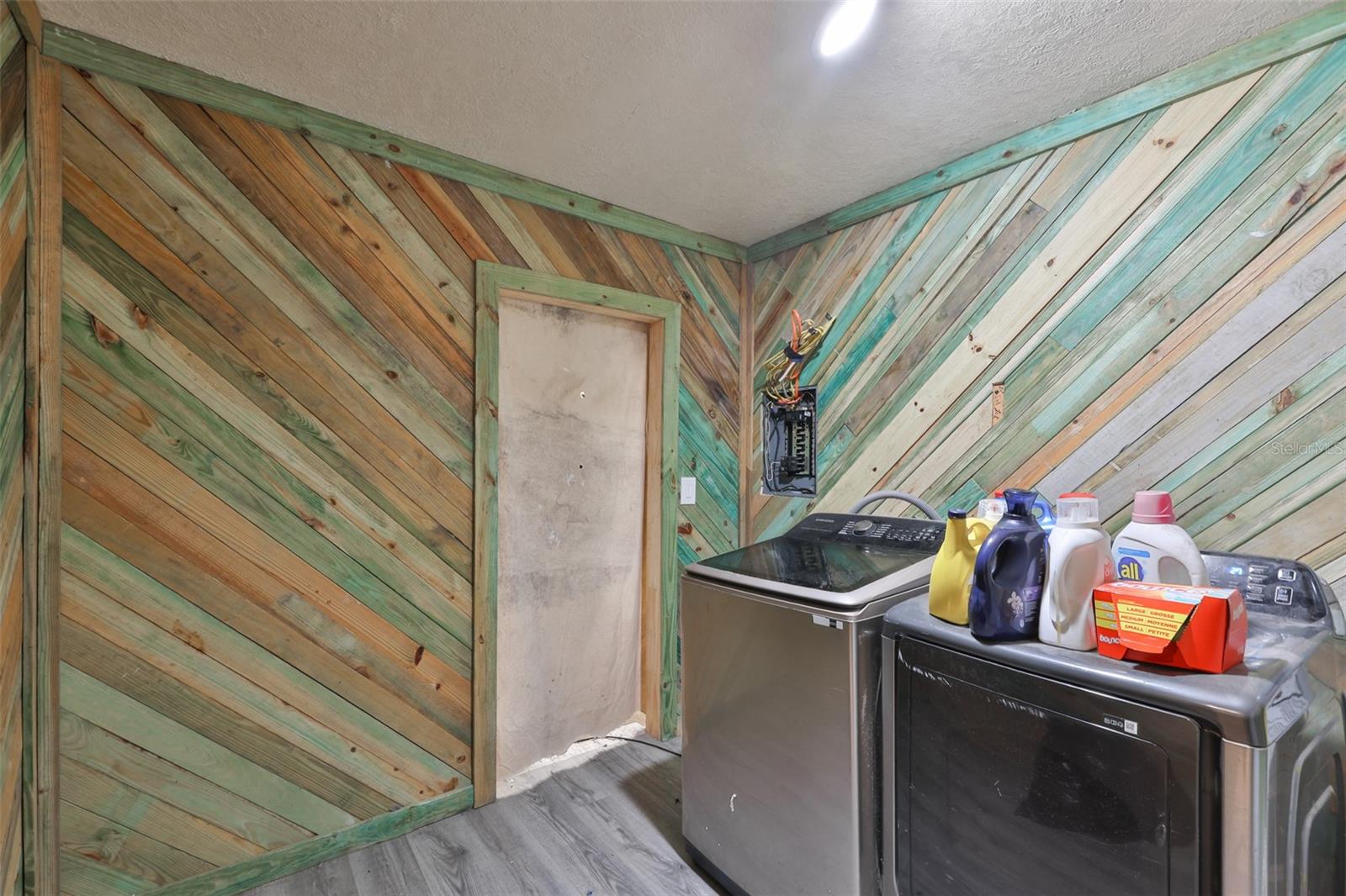 WEST LAKE WALES - Residential