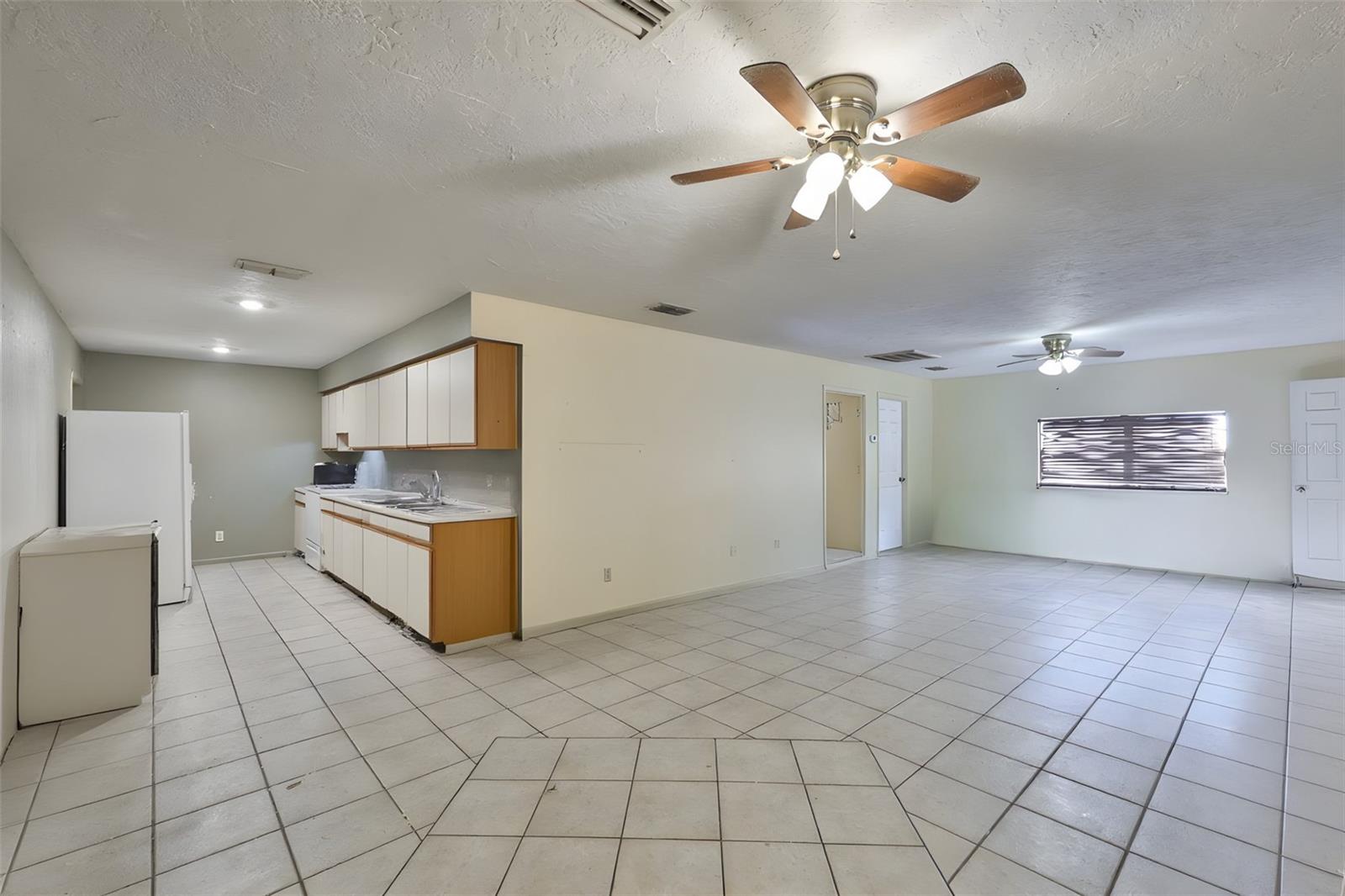 WEST LAKE WALES - Residential
