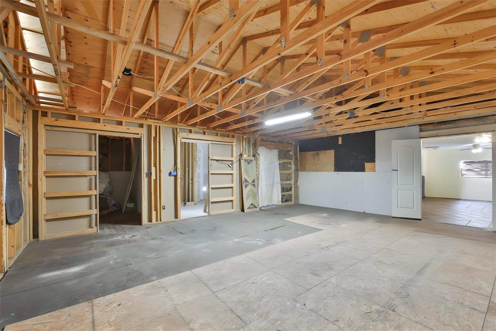WEST LAKE WALES - Residential