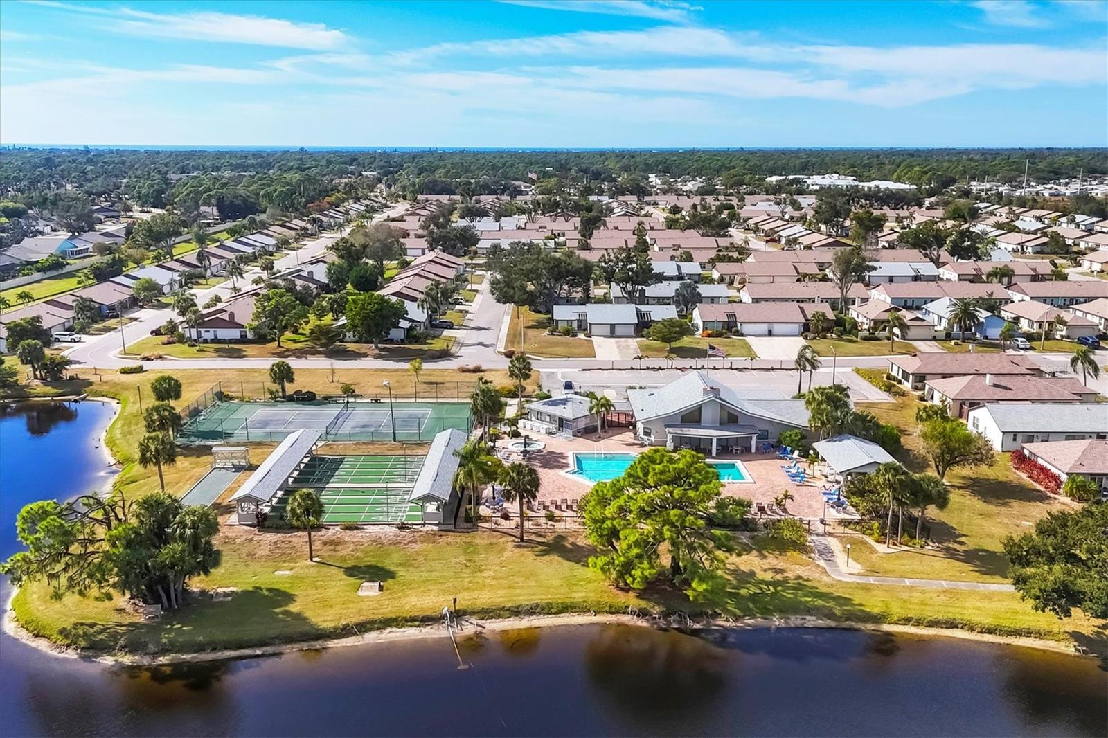 FOXWOOD - Residential