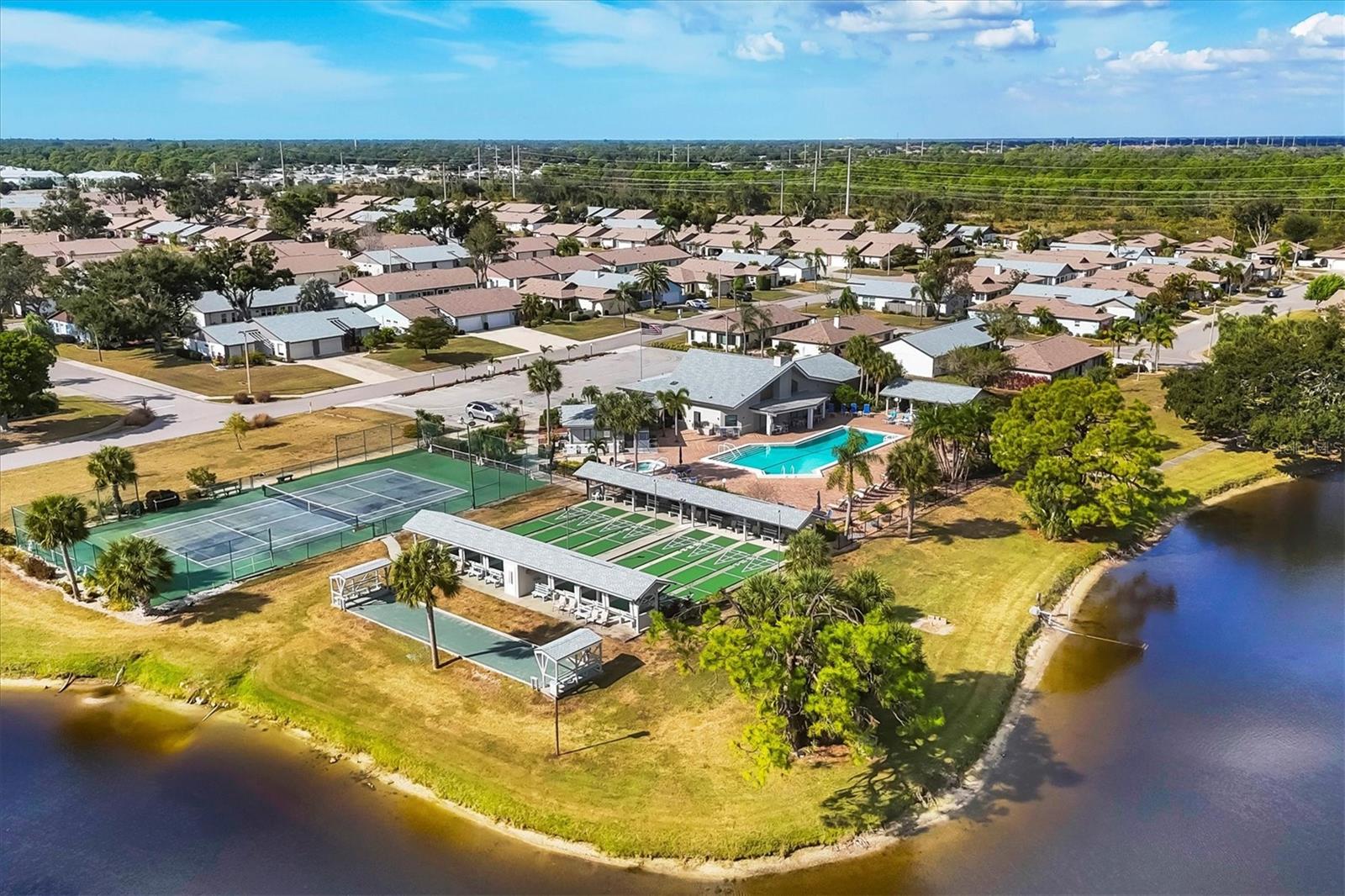 FOXWOOD - Residential