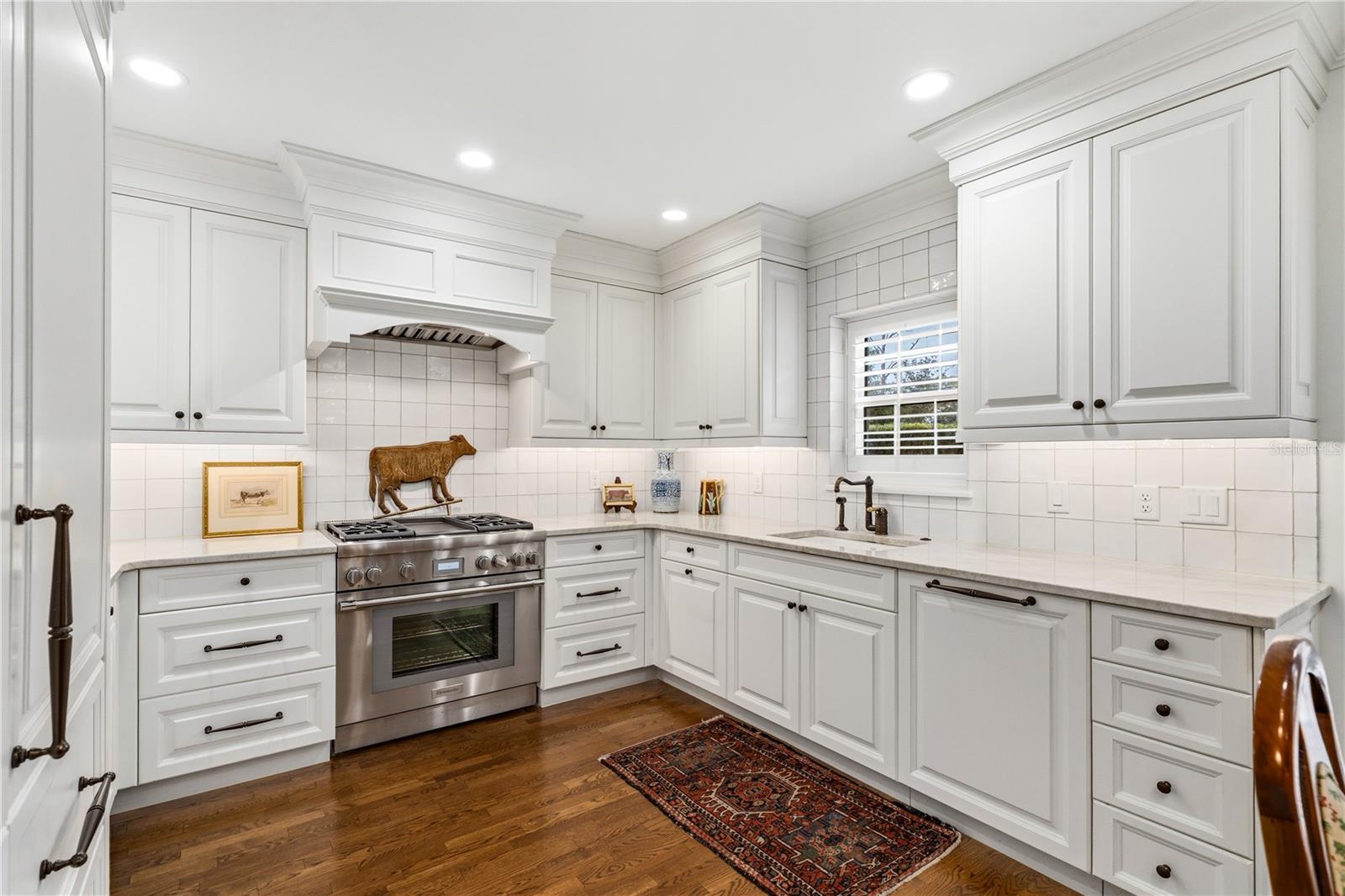 WILLIAMSBURG CONDOMINIUM - Residential