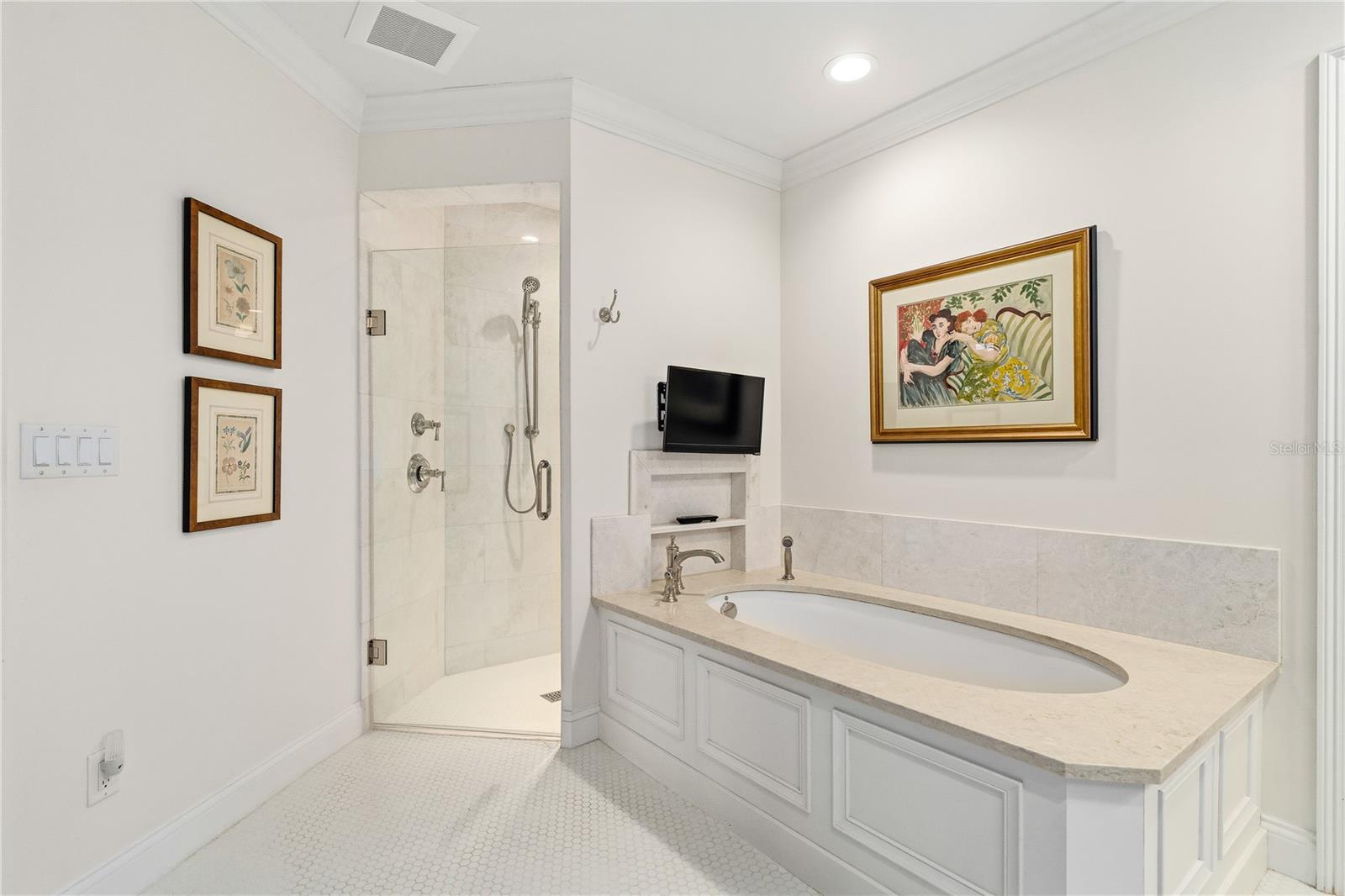 WILLIAMSBURG CONDOMINIUM - Residential