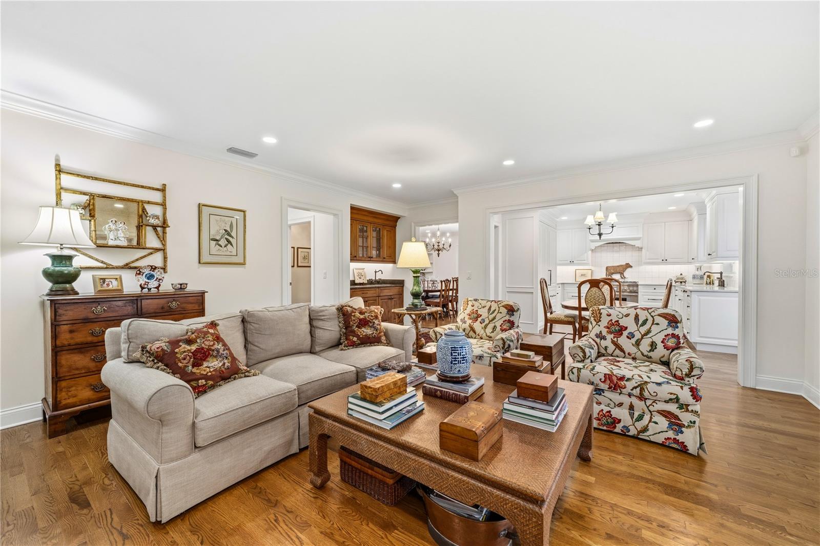 WILLIAMSBURG CONDOMINIUM - Residential