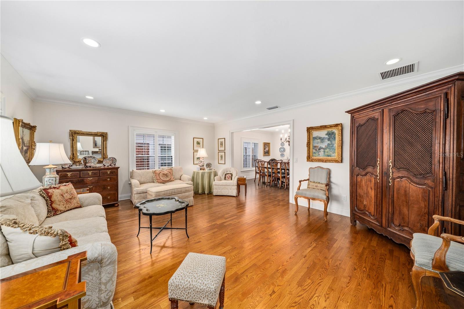 WILLIAMSBURG CONDOMINIUM - Residential