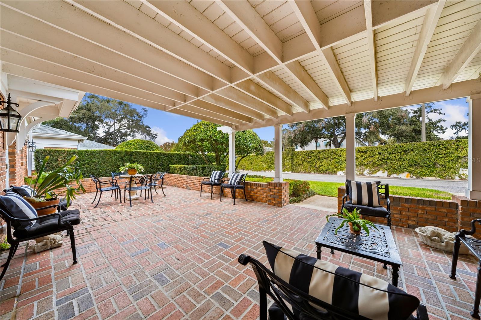 WILLIAMSBURG CONDOMINIUM - Residential