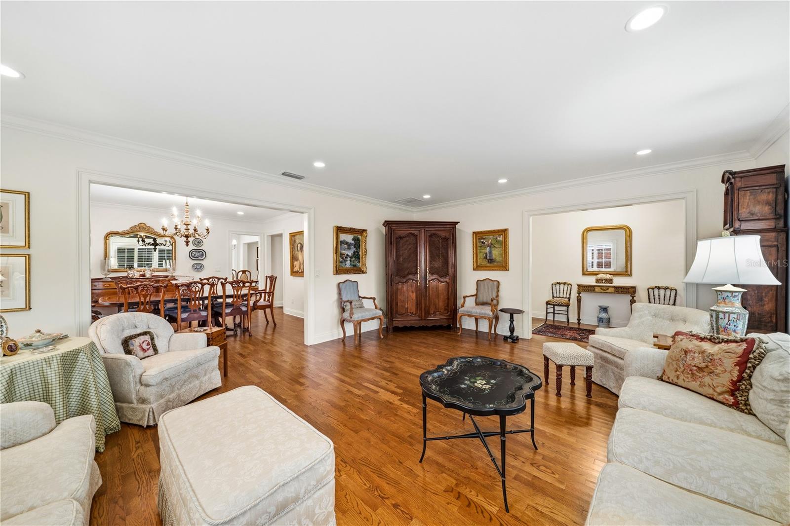 WILLIAMSBURG CONDOMINIUM - Residential