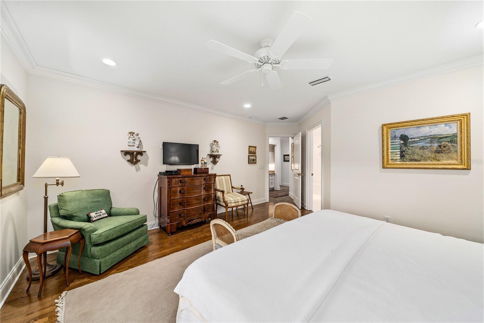 WILLIAMSBURG CONDOMINIUM - Residential