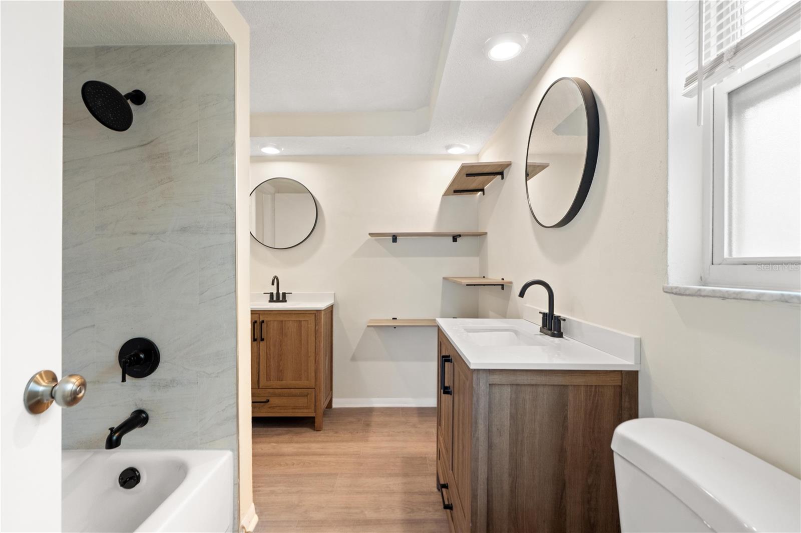 REGENCY PARK - Residential