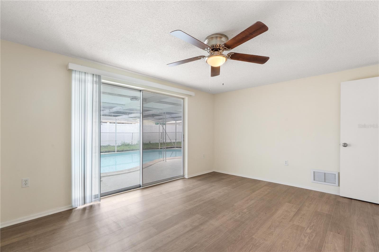 REGENCY PARK - Residential