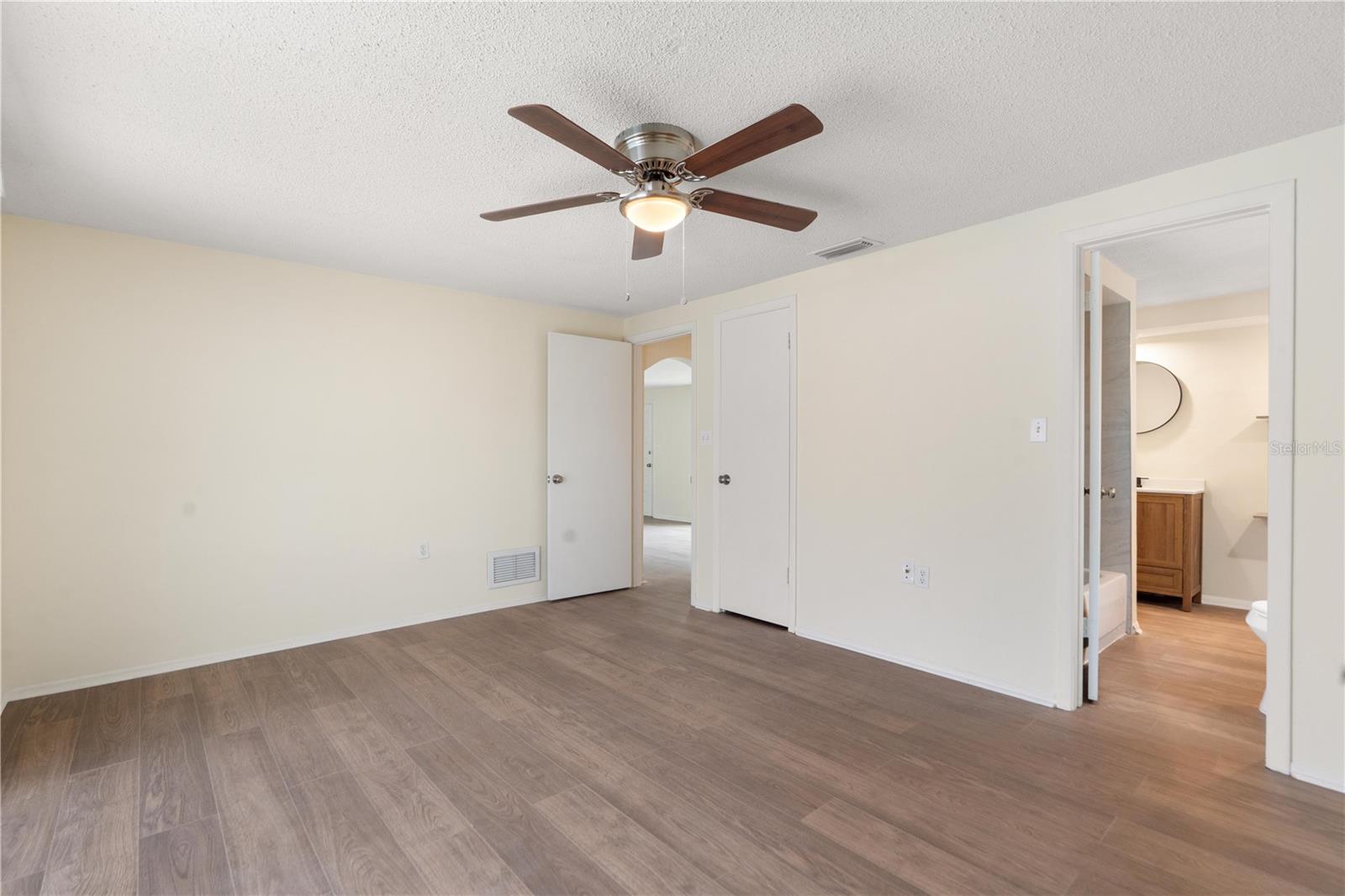 REGENCY PARK - Residential