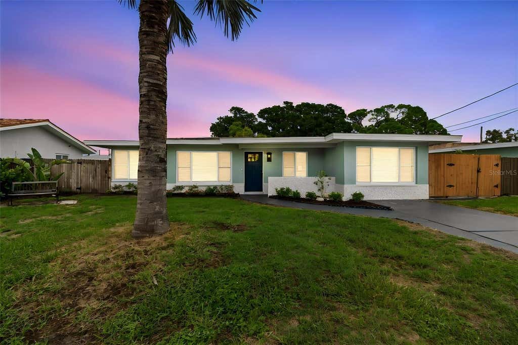Photo of 403 Driftwood Drive W, Palm Harbor, FL 34683 (MLS # TB8532242)