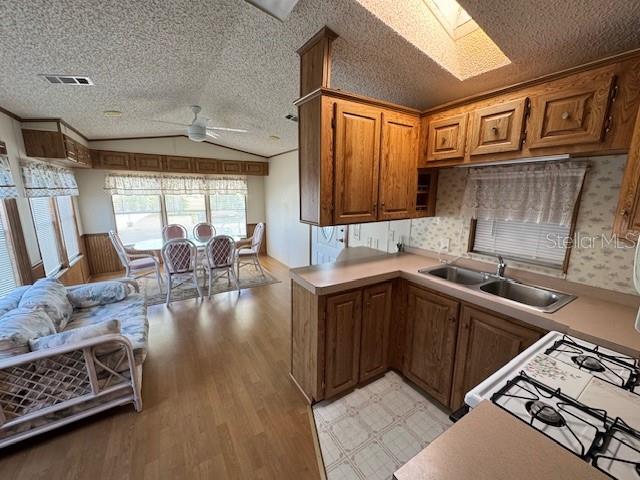 BLUE CYPRESS GOLF & RV RESIDENCE - Residential