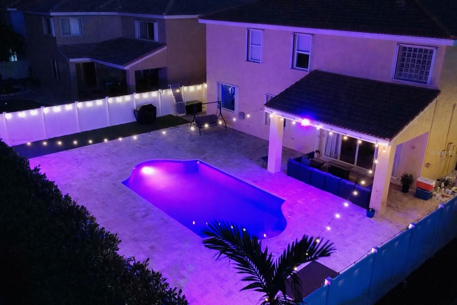 HEFTLER HOMES AT PEMBROKE SHORES - Residential