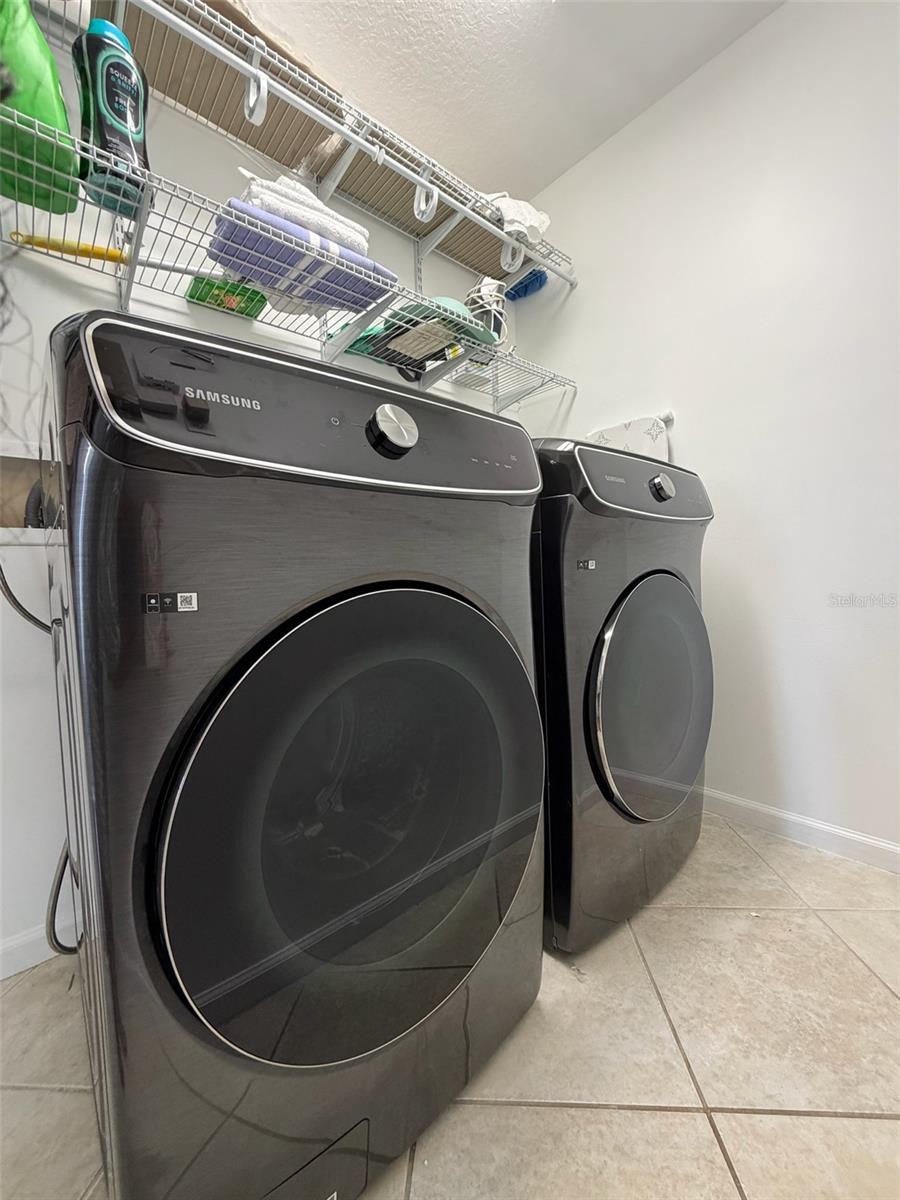 HEFTLER HOMES AT PEMBROKE SHORES - Residential