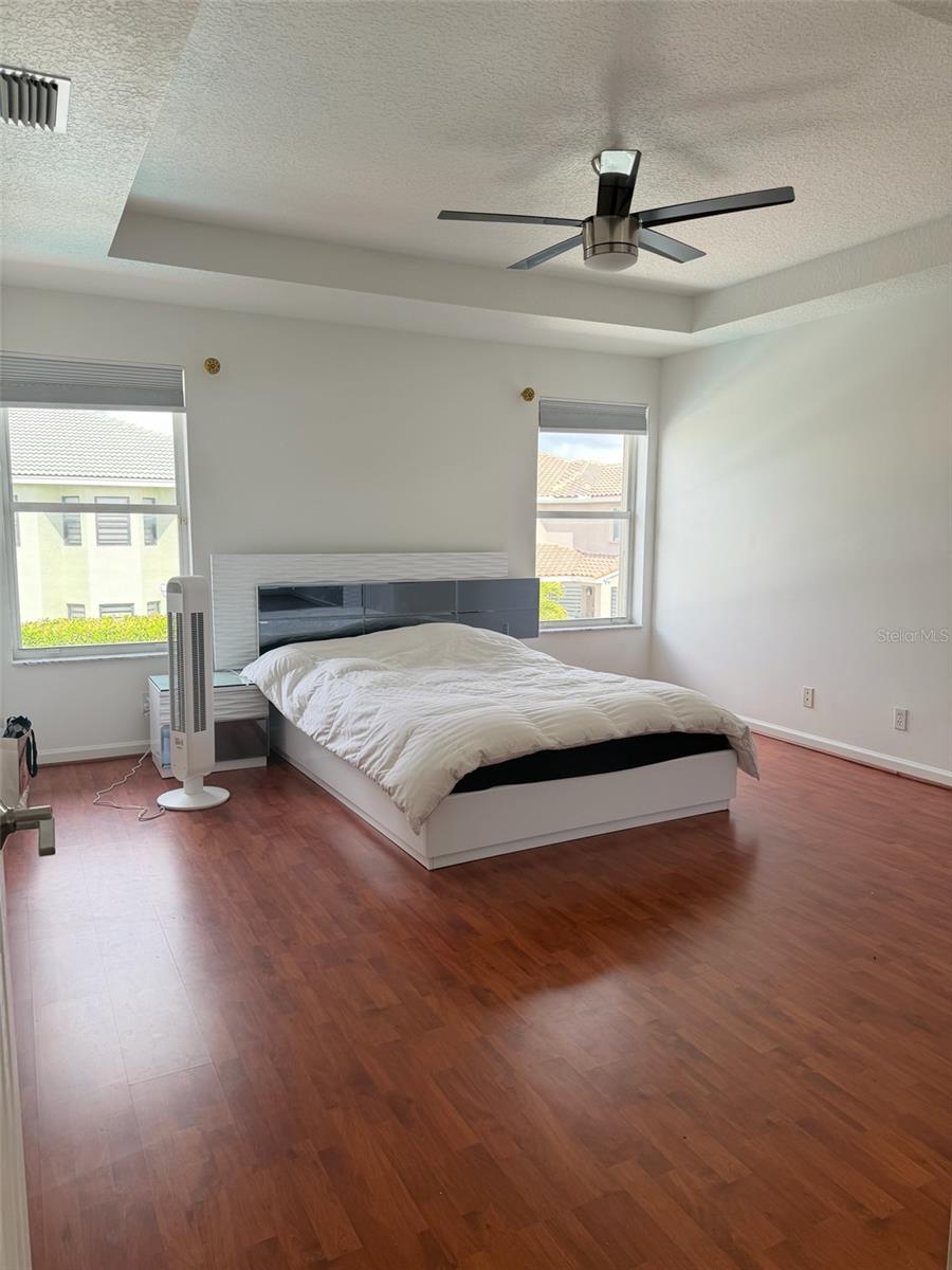 HEFTLER HOMES AT PEMBROKE SHORES - Residential