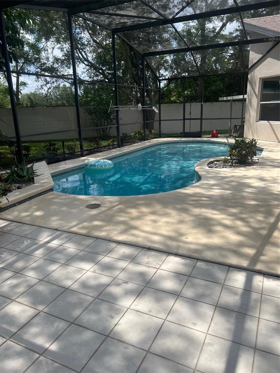 1586 ANTOINETTE COURT