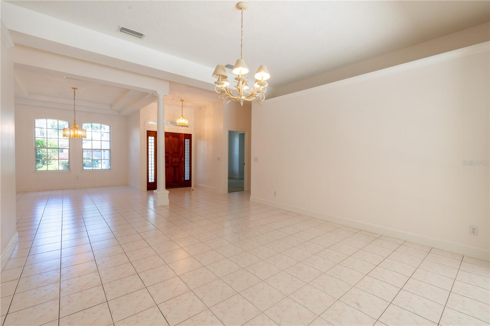 1586 ANTOINETTE COURT