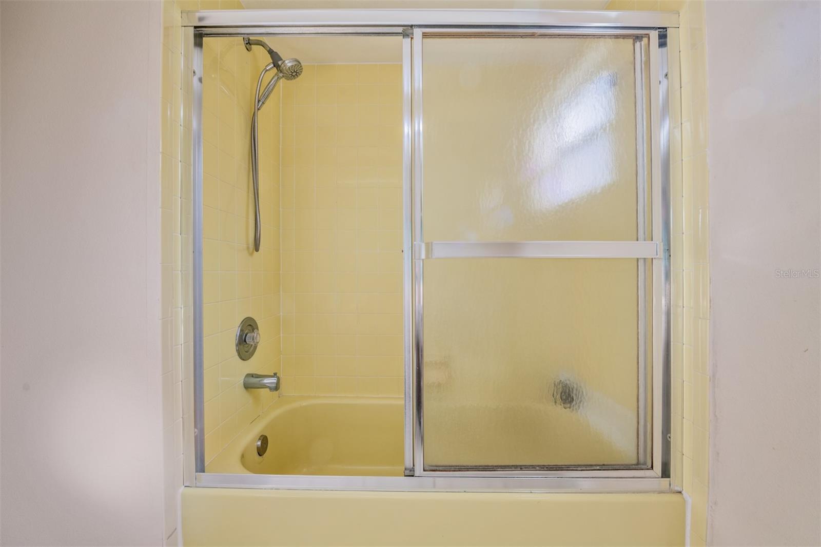 FAIRWAY OAKS - Residential