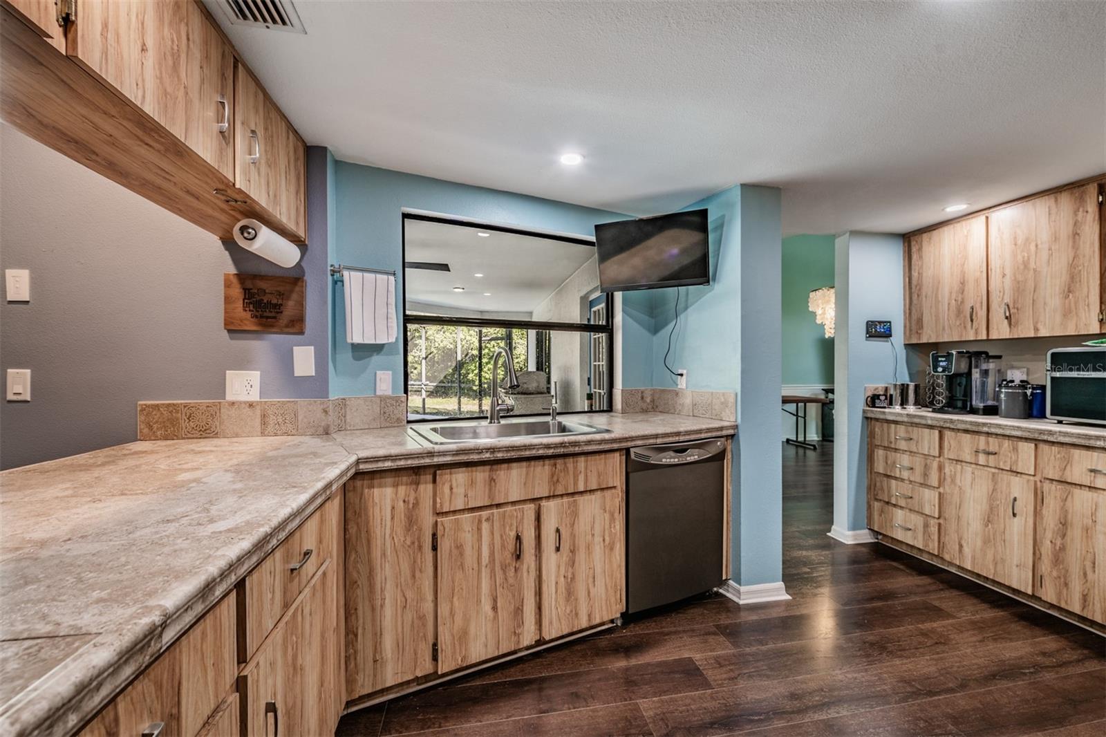 FAIRWAY OAKS - Residential